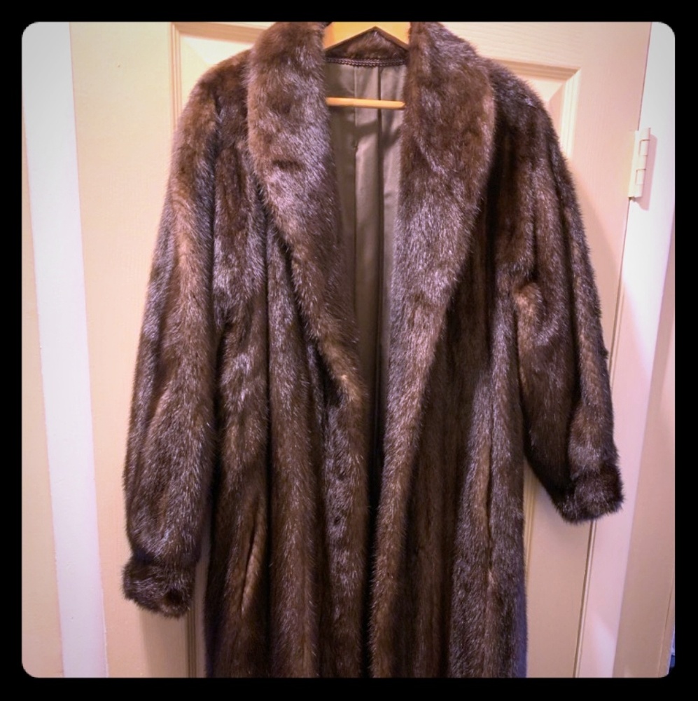 (Two) mink furs